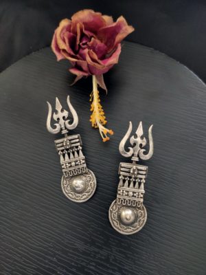 Trishul Studs