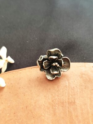 FLORA Oxidized Finish Flower Ring