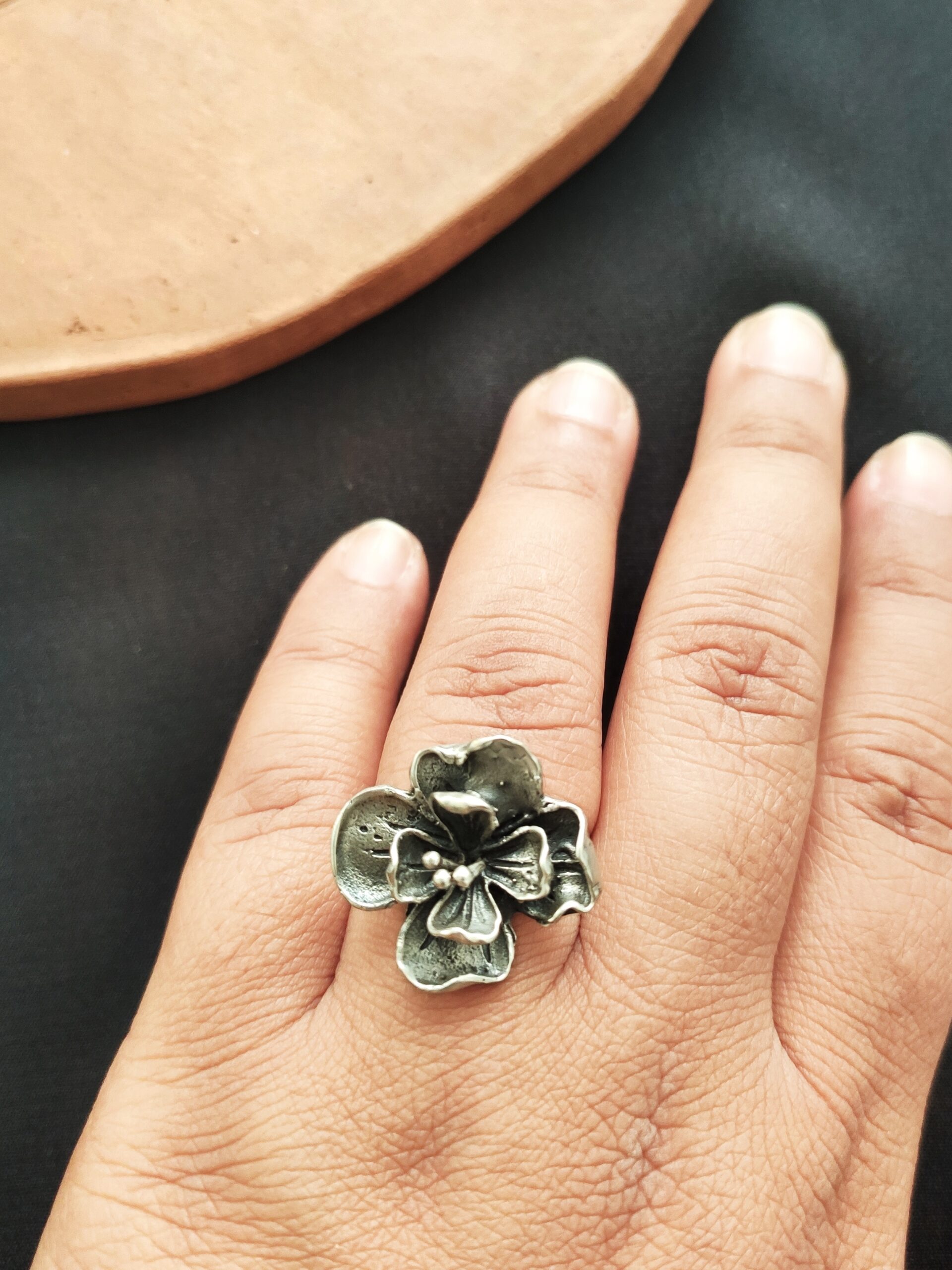 FLORA Oxidized Finish Flower Ring