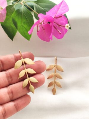 FLORA Matt Leaf Earrings- Gold toned