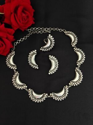 Chandrakor Set (Necklace, Earrings, Finger Ring)