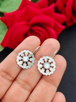 Flower hooks – Silver and Mother of Pearl – A match made in heaven :)